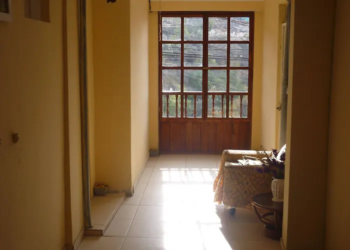 Big Vacation Hostel *